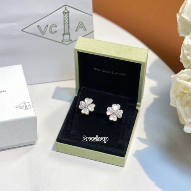 Van Cleef & Arpels 피어싱