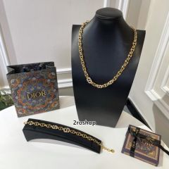 DIOR 목걸이