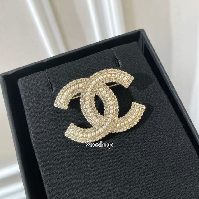CHANEL 브로치
