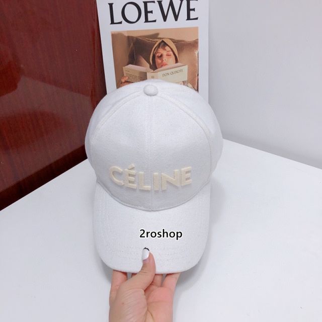 셀린느로고볼캡화이트