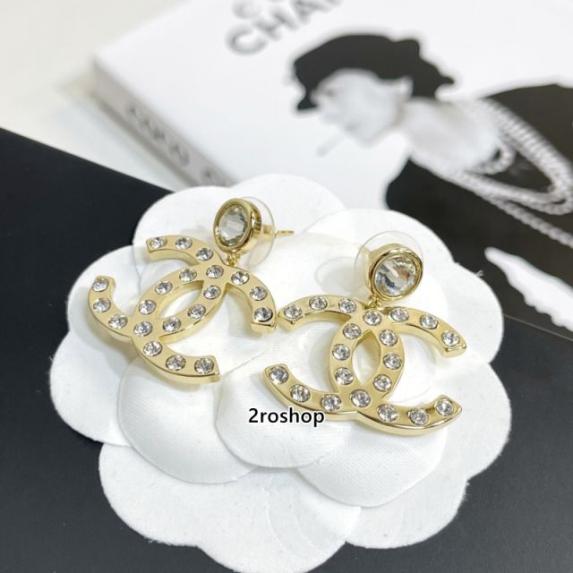 CHANEL 피어싱