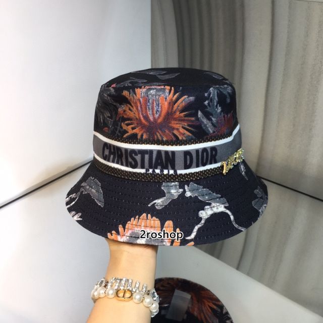 디올버킷햇화이트