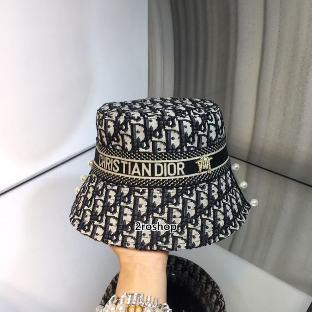 디올오블리크버킷햇