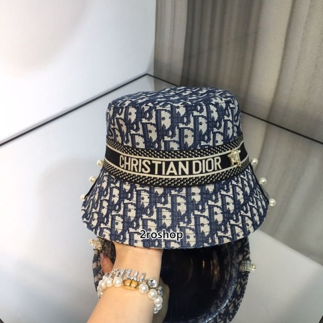 디올오블리크버킷햇