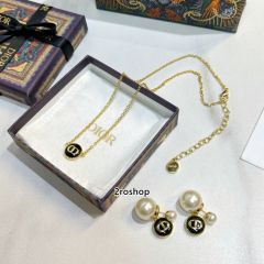 DIOR 목걸이
