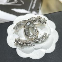 CHANEL 브로치