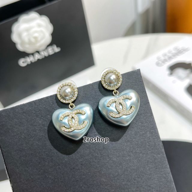 CHANEL 피어싱