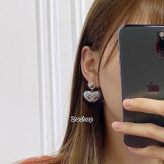 CHANEL 피어싱