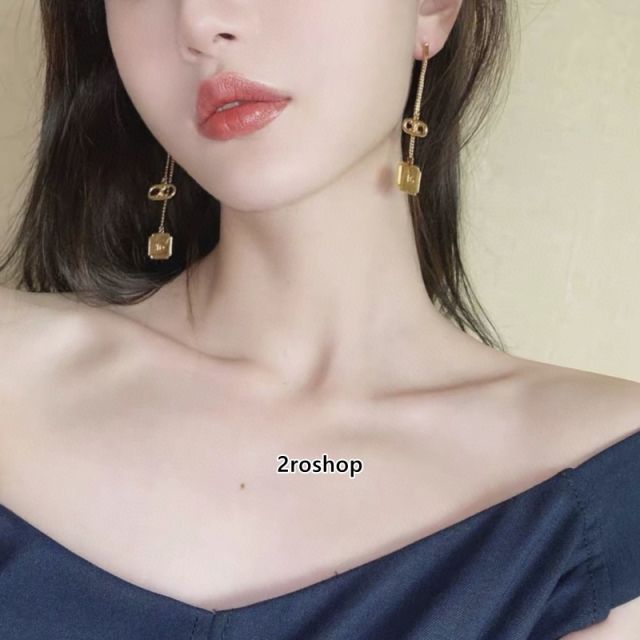 CELINE 피어싱