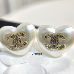 CHANEL 피어싱