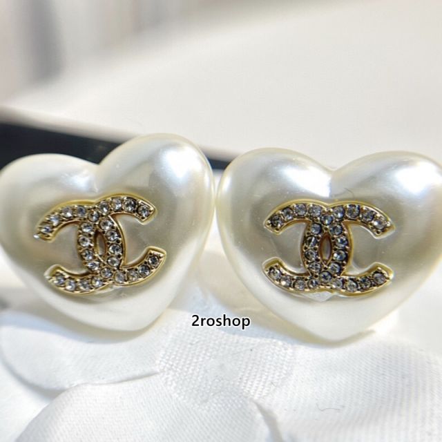 CHANEL 피어싱