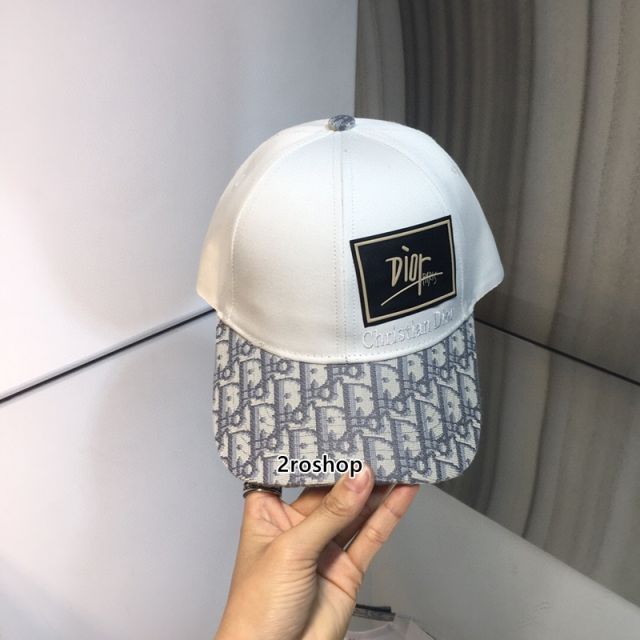 디올오블리크로고볼캡브라운