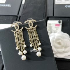 CHANEL 피어싱