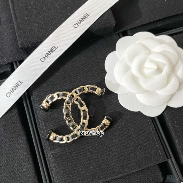 CHANEL 브로치