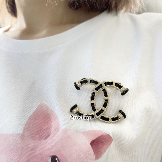 CHANEL 브로치