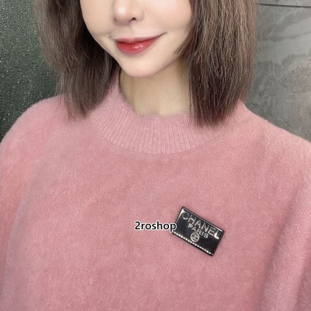 CHANEL 브로치