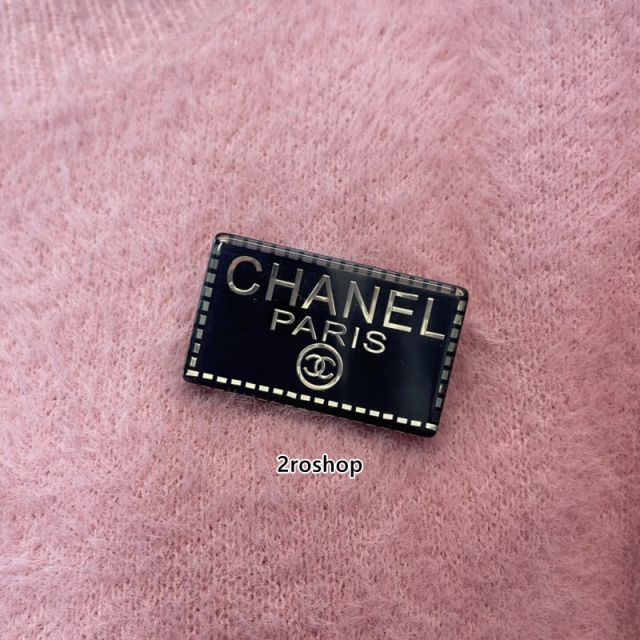 CHANEL 브로치