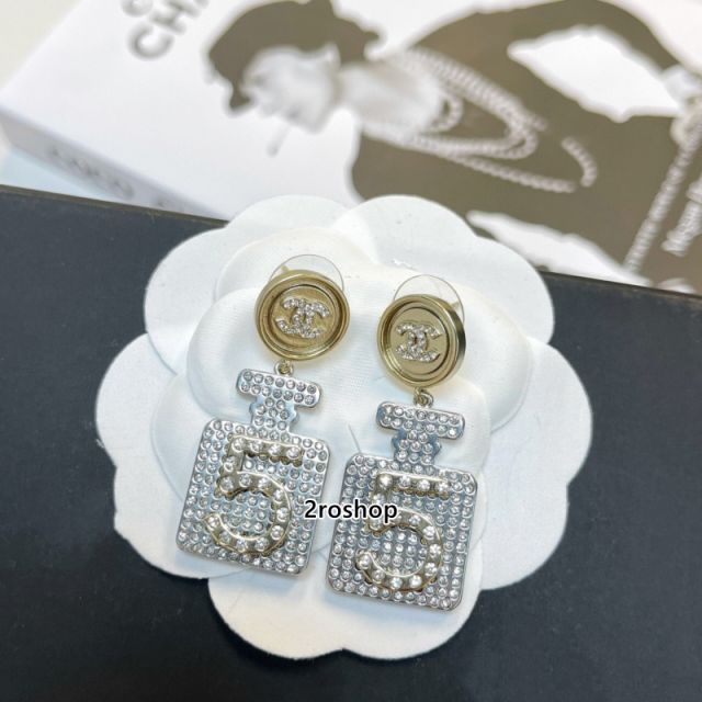 CHANEL 피어싱