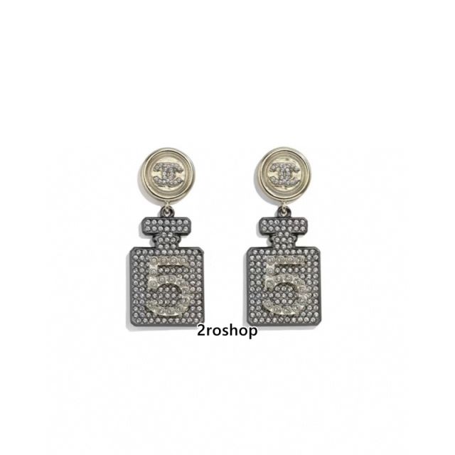CHANEL 피어싱