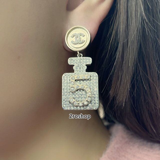 CHANEL 피어싱