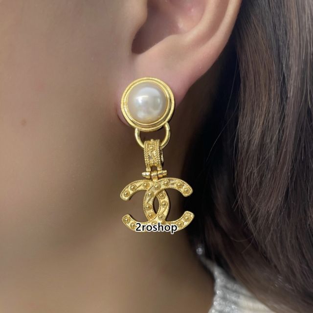 CHANEL 피어싱