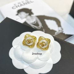 CHANEL 피어싱
