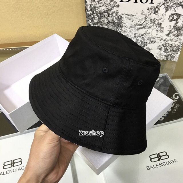 디올버킷햇화이트