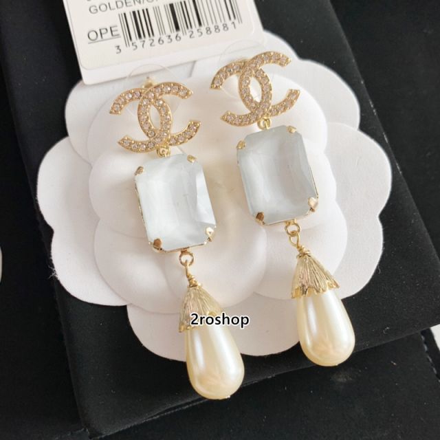 CHANEL 피어싱