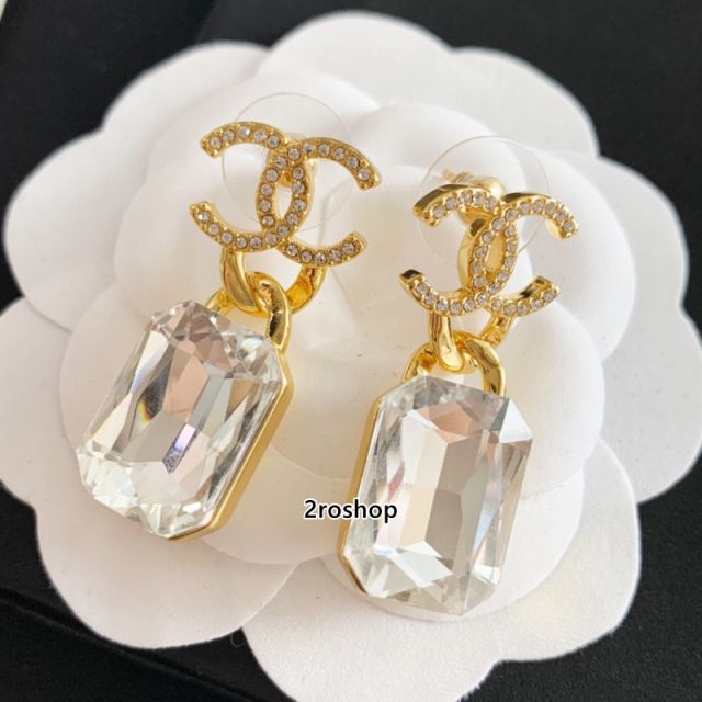 CHANEL 피어싱