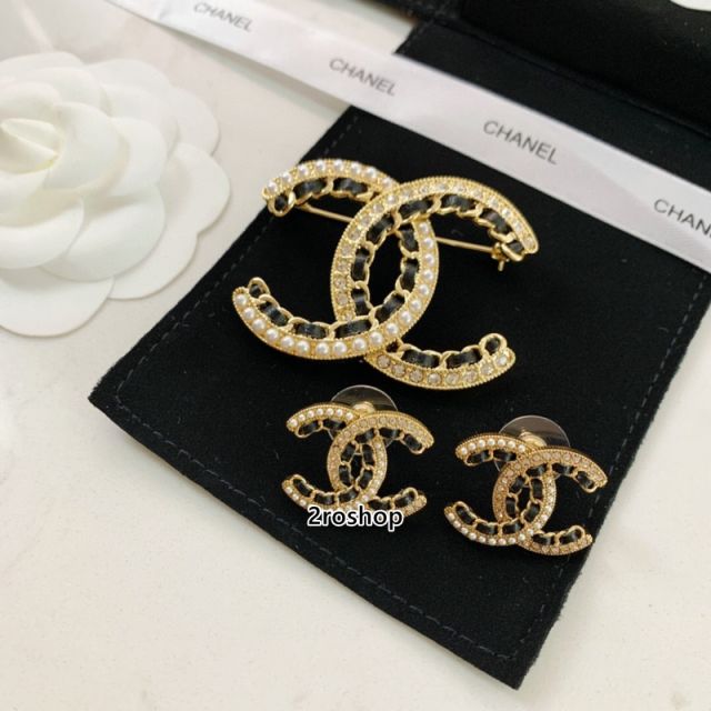 CHANEL 브로치