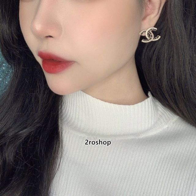 CHANEL 피어싱