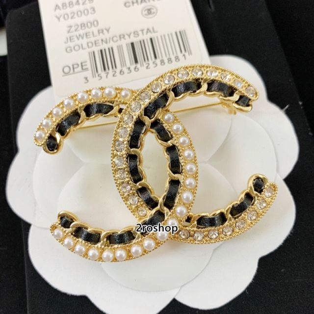 CHANEL 브로치