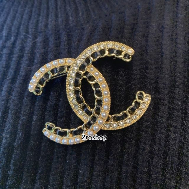 CHANEL 브로치