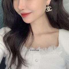 CHANEL 피어싱