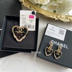 CHANEL 브로치