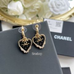 CHANEL 피어싱