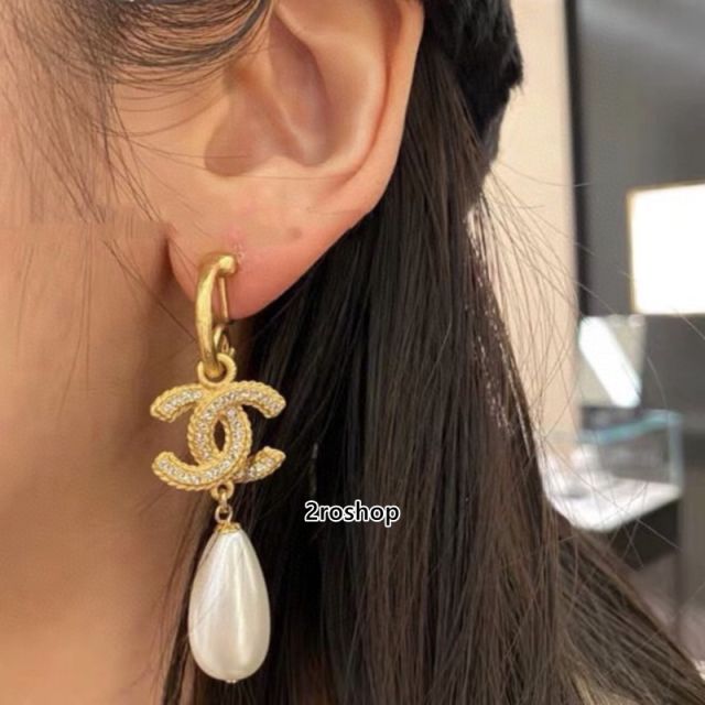 CHANEL 피어싱