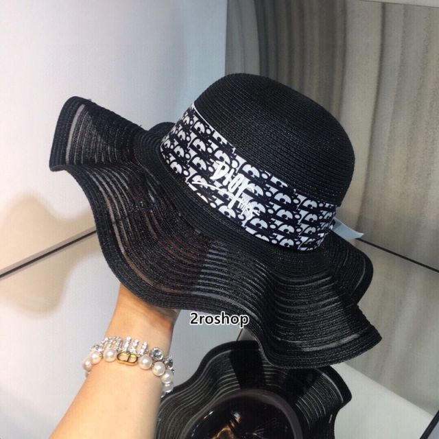 디올모자화이트