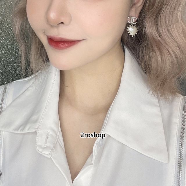CHANEL 피어싱