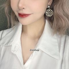 CHANEL 피어싱
