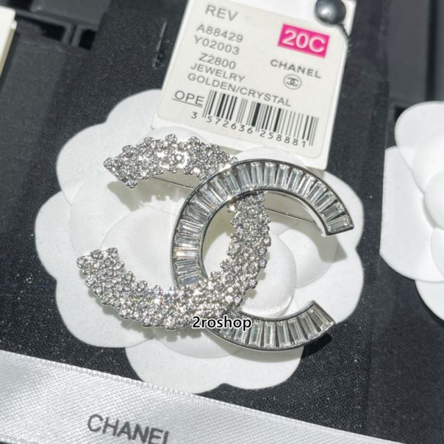 CHANEL 브로치