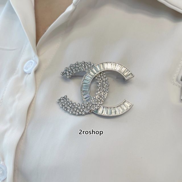 CHANEL 브로치