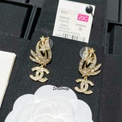 CHANEL 피어싱