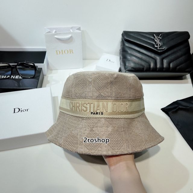 디올버킷햇아이보리