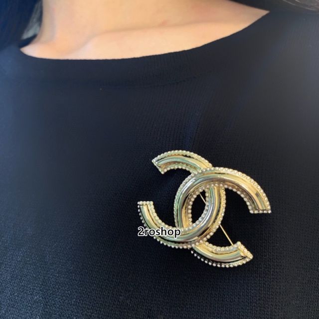 CHANEL 브로치