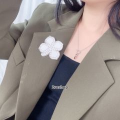 Balenciaga 브로치