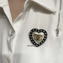 CHANEL 브로치