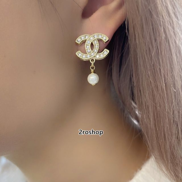 CHANEL 피어싱