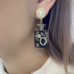 CHANEL 피어싱