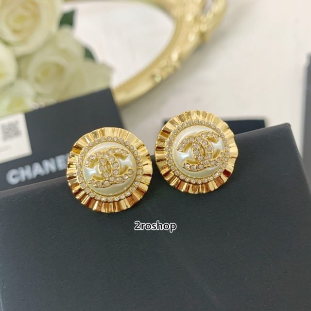 CHANEL 피어싱